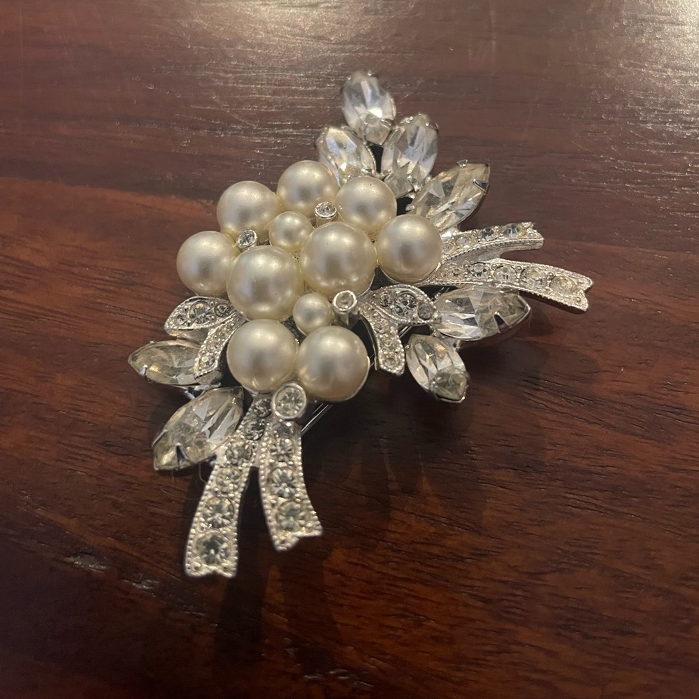 Eisenberg Ice Brooch Pin